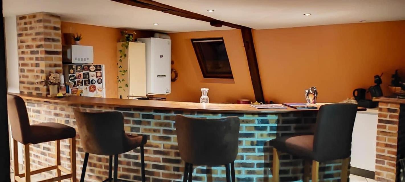Duplex Atypique Dans La Cite Medievale Laon Exterior photo