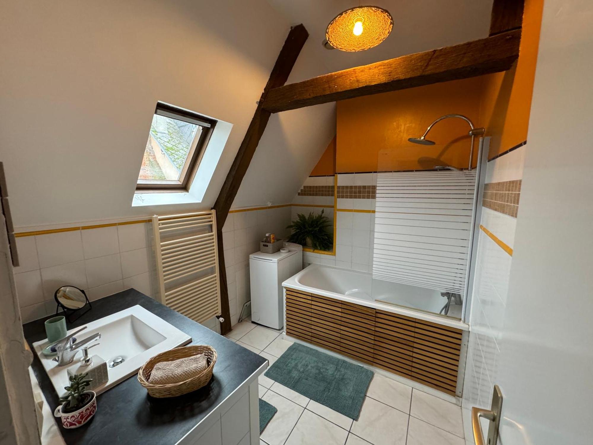 Duplex Atypique Dans La Cite Medievale Laon Exterior photo